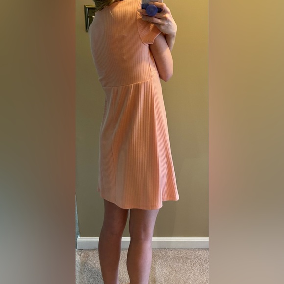 Forever 21 Coral V-Neck Dress - Picture 5 of 9